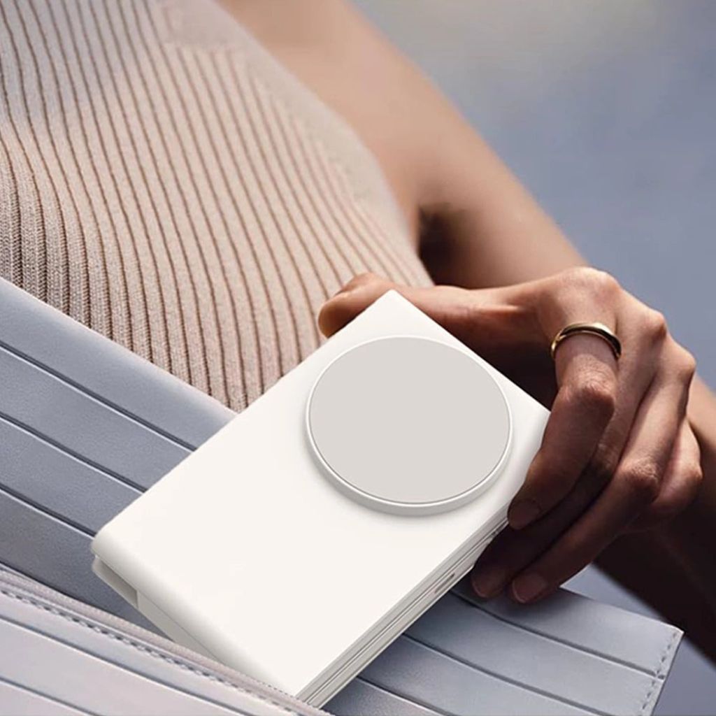Compact 3-in-1 Foldable Wireless Magnetic Charger for iPhone, Watch & AirPods